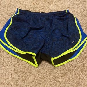 Nike Dri-fit shorts L